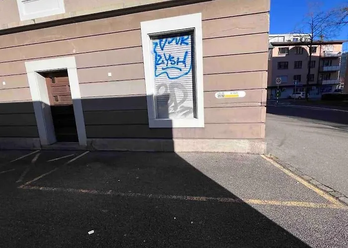 - Inkl Parking And Ticket Apartment *