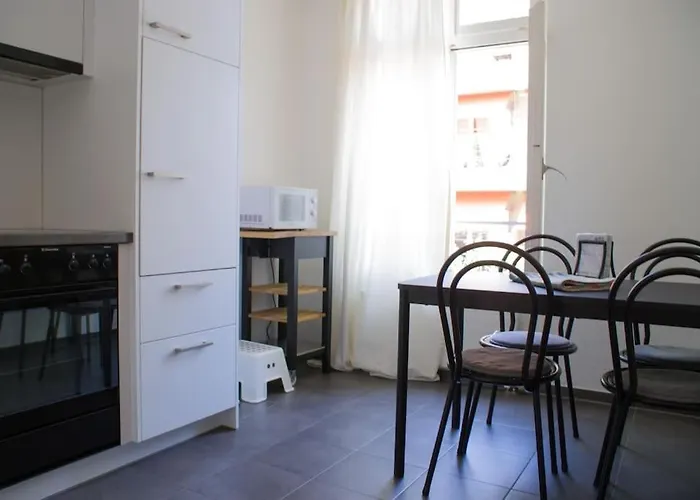 - Inkl Parking And Ticket *